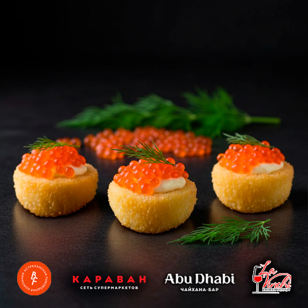 Яйцо с икрой.